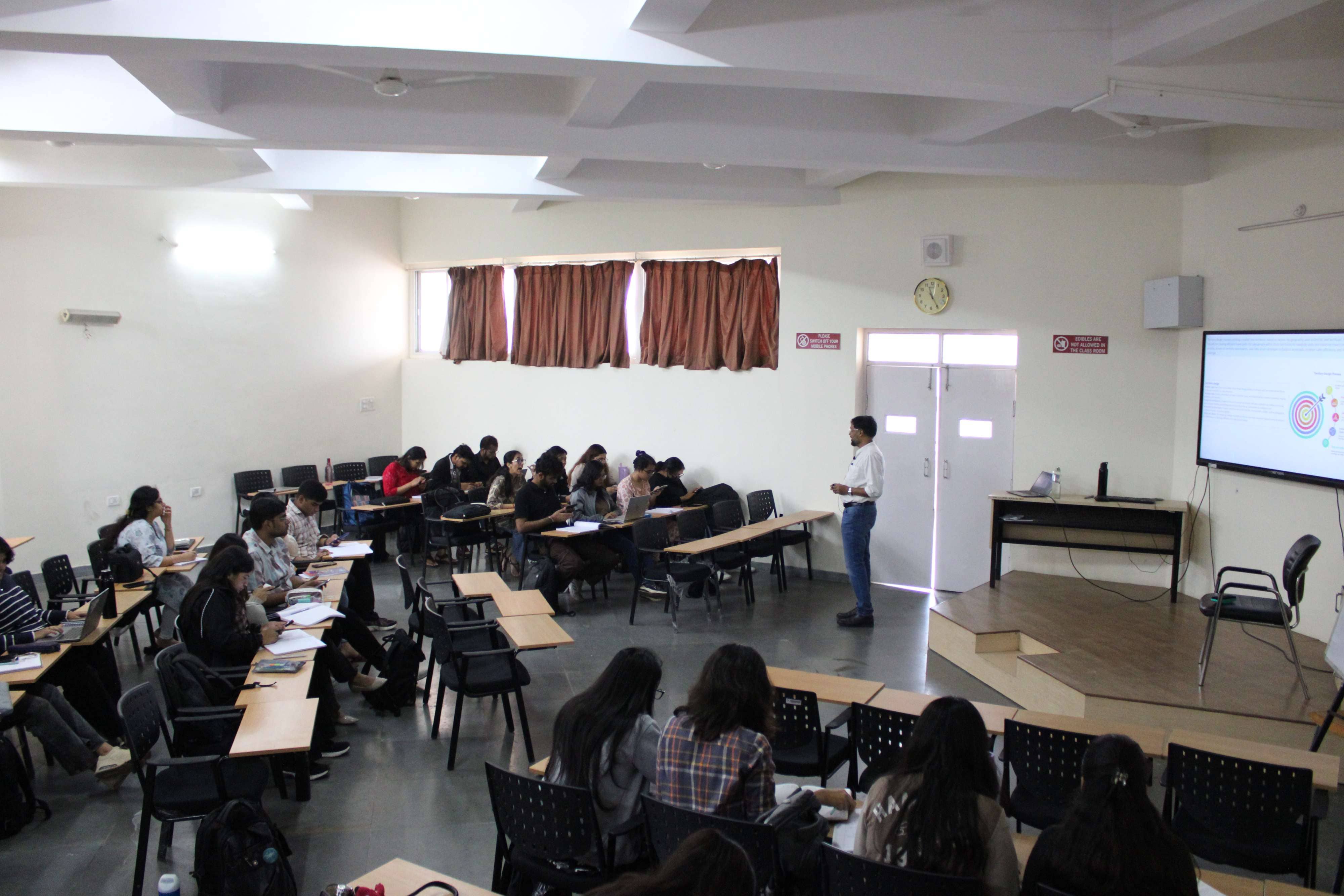 MBA classroom lecture